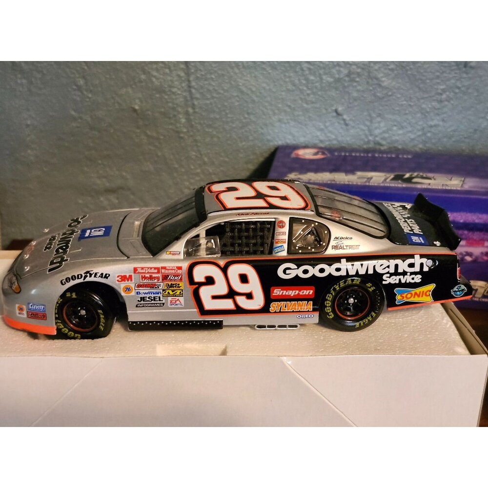Action Diecast Kevin Harvick 2002 GM Goodwrench Service #29 1:24 Scale Car